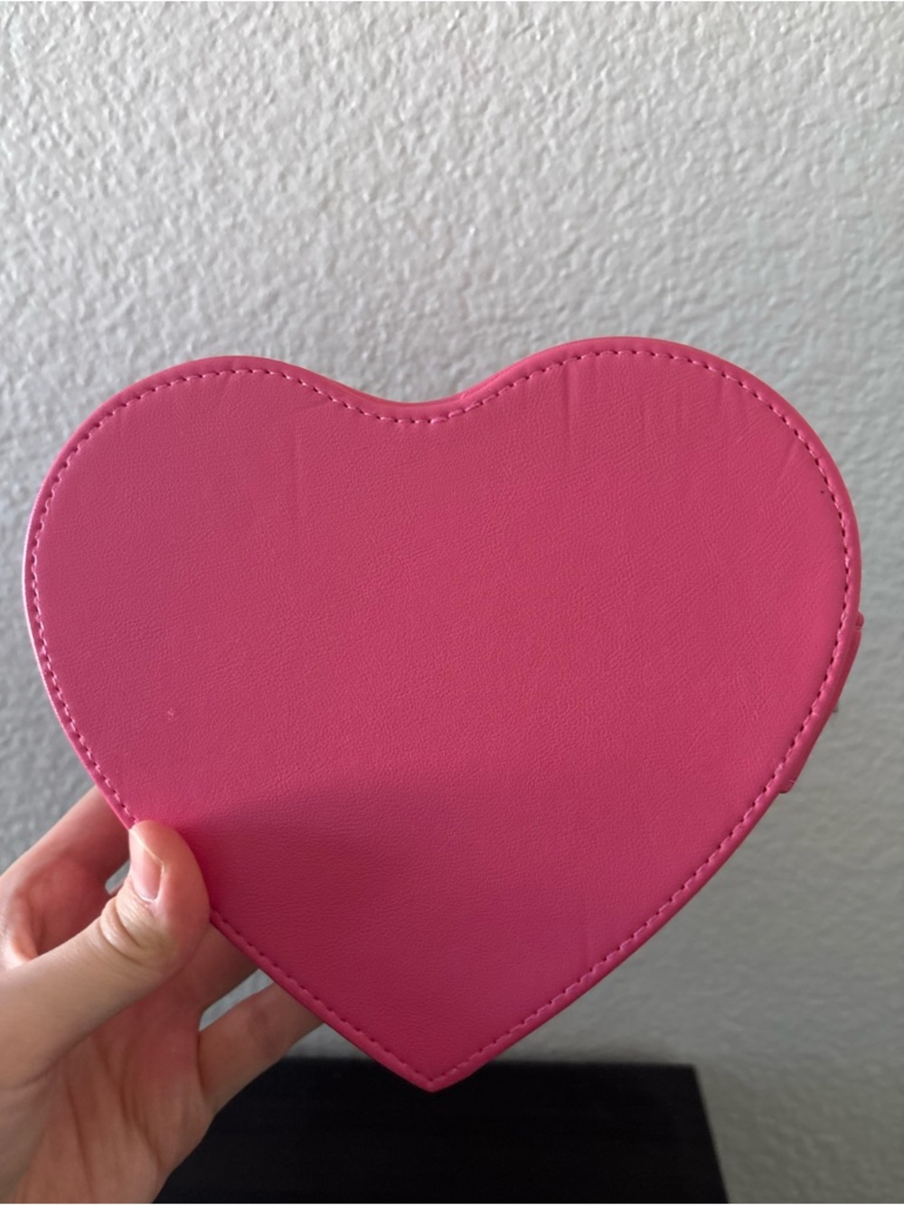 Heart-Shaped Pink Jewelry Case - Picture 5 of 7